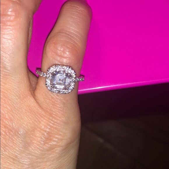 Jewelry - Picture 5 of 5